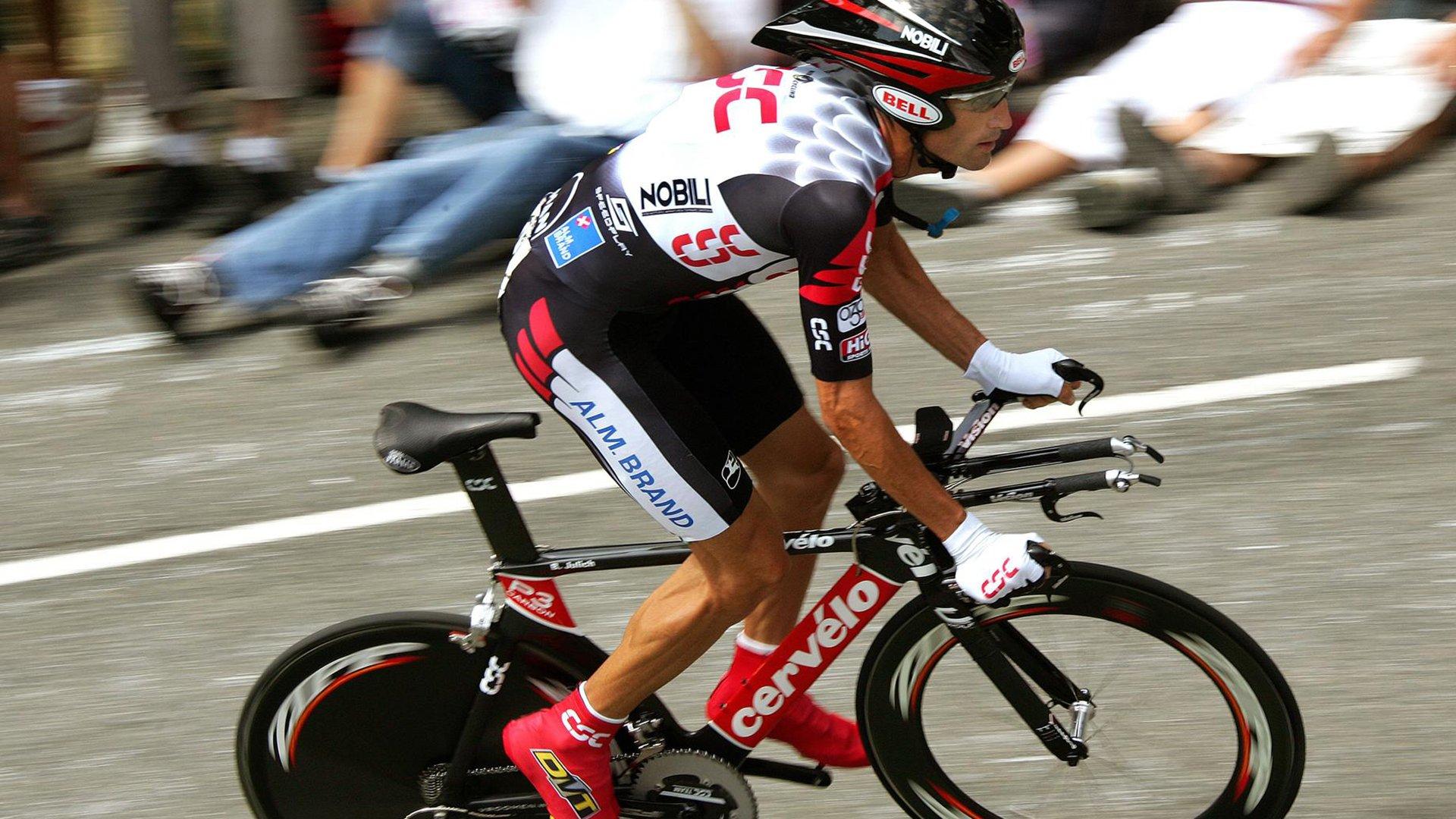 这帽子太难戴了！哈兰德补时连失良机，曼城争冠之路骤起波澜