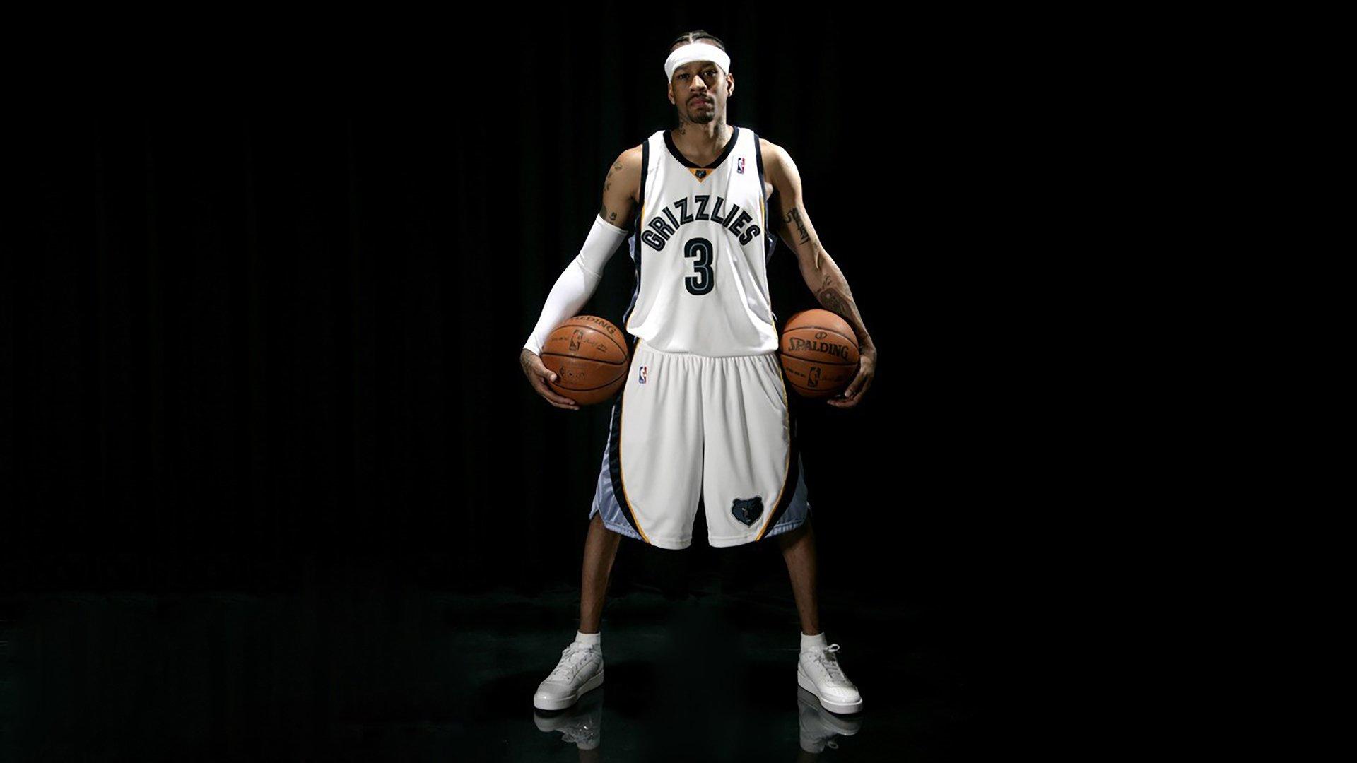 晋京大战赛后球迷情绪失控围堵客队 北京男篮空城计艰难脱身